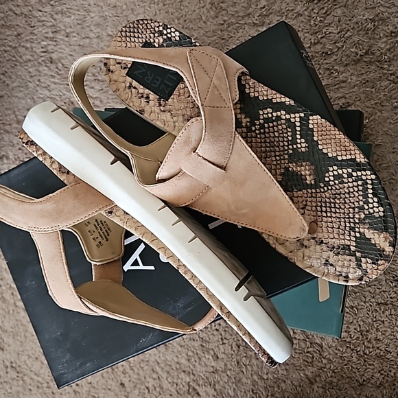 Shoes - Picture 2 of 3